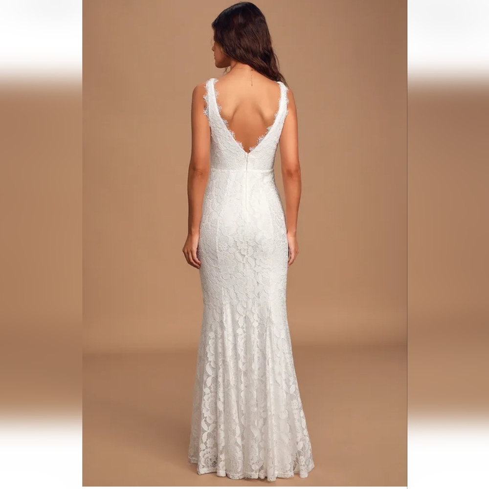 Lace Me Tell You Wedding Dress - Picture 3 of 6